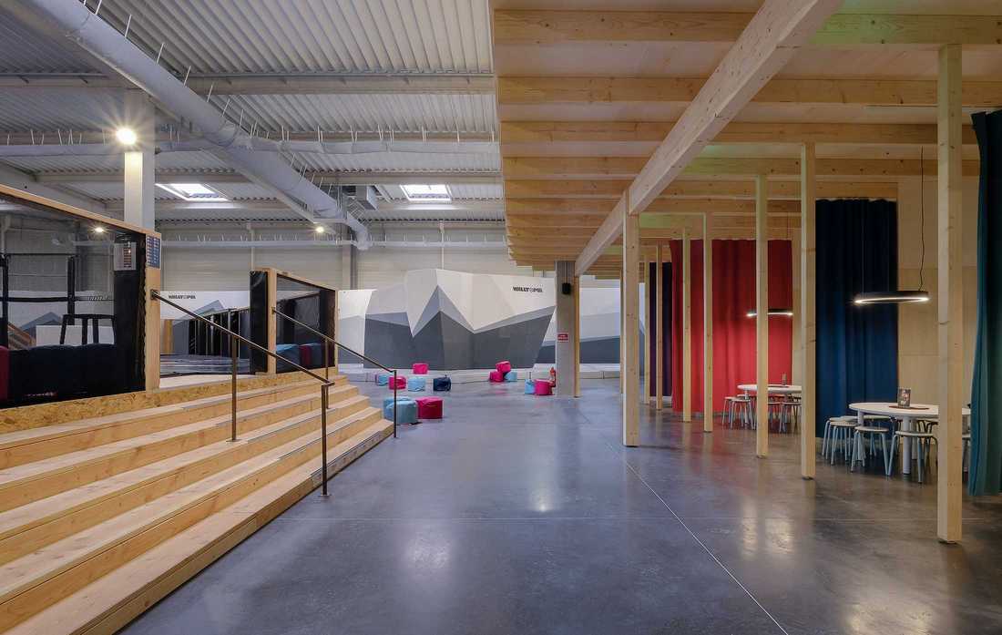 Salle de sport multifonction aménagée par un architecte d'intérieur à Marseille dans le cadre d'un appel d'offres