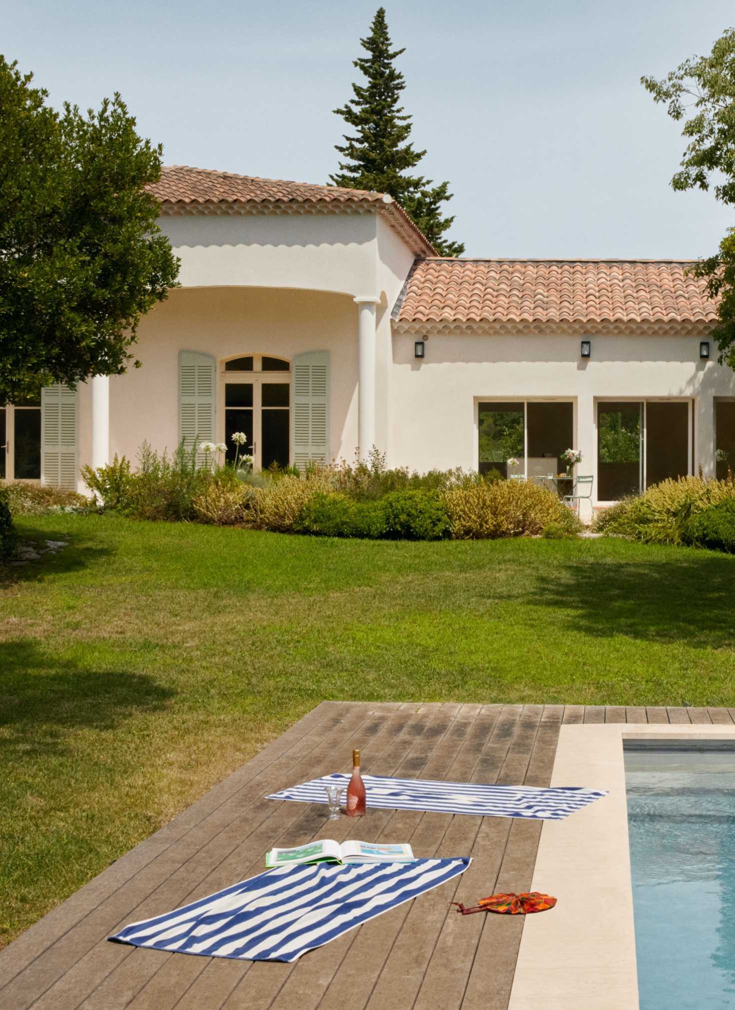 Extension d'une maison ancienne avec piscine dans les Bouches-du-Rhône